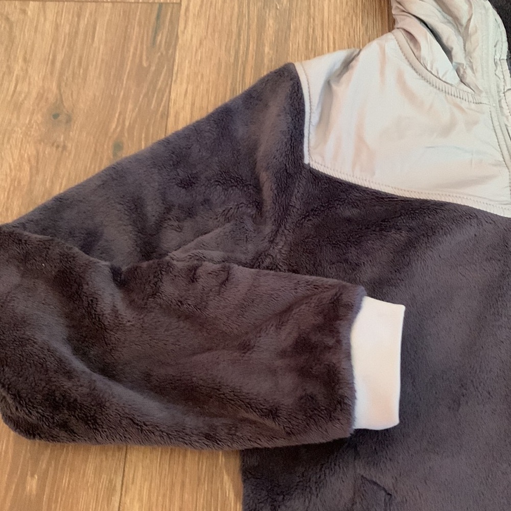 North Face Women’s Gray Coat size medium - Picture 3 of 11